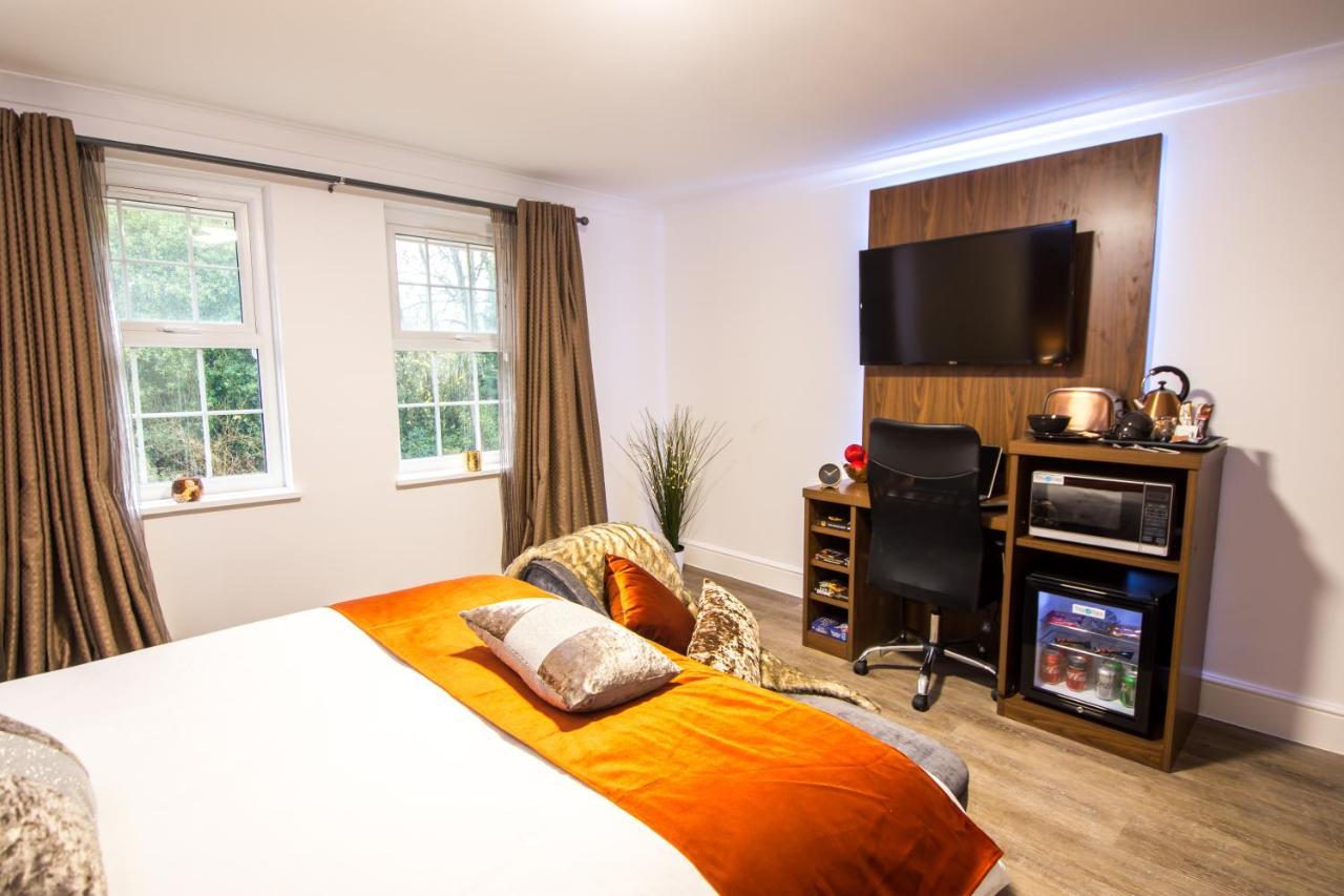 Trivelles Gatwick & Airport Parking Hotel 3*