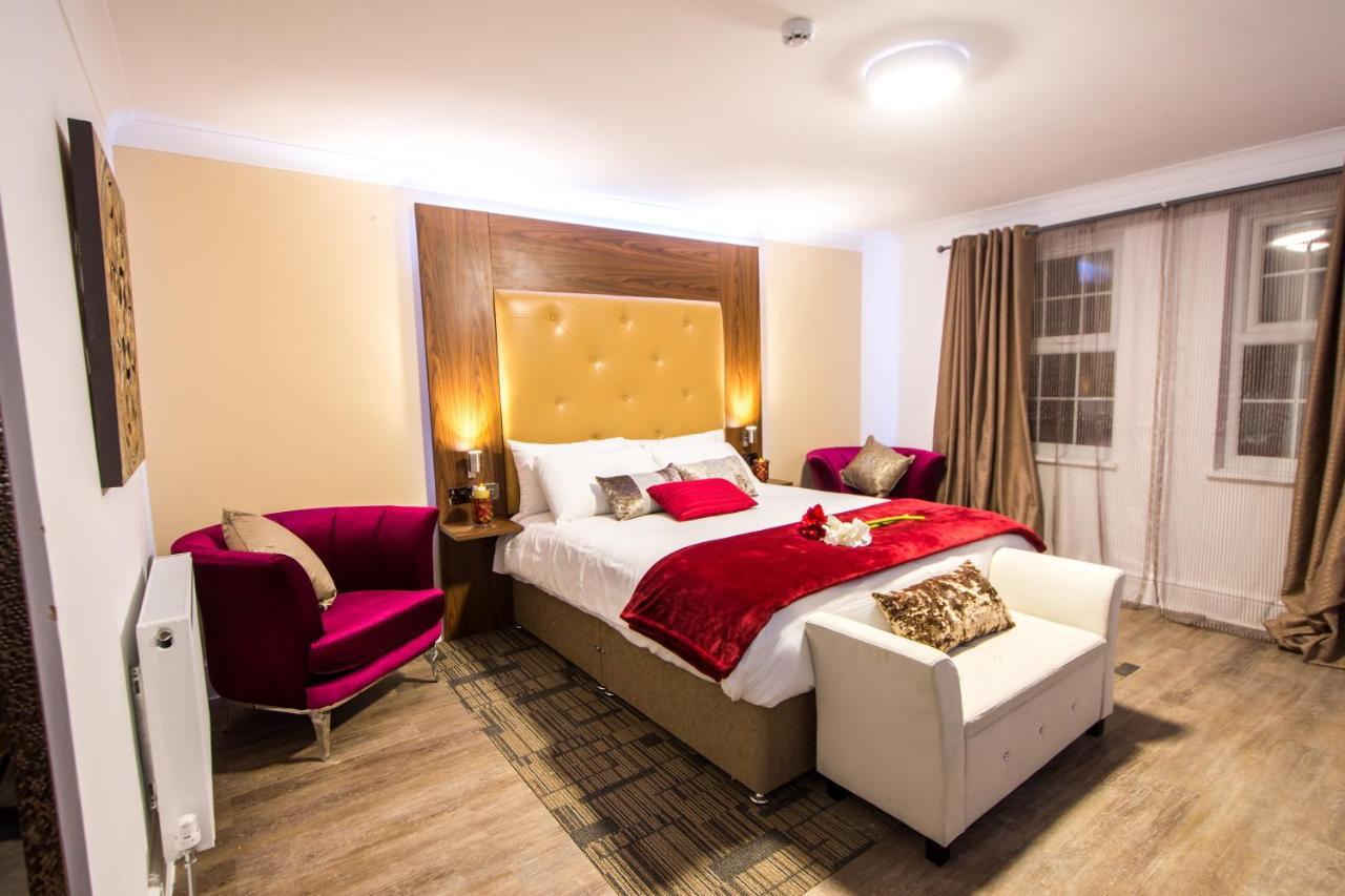 Trivelles Gatwick & Airport Parking Hotel 3*