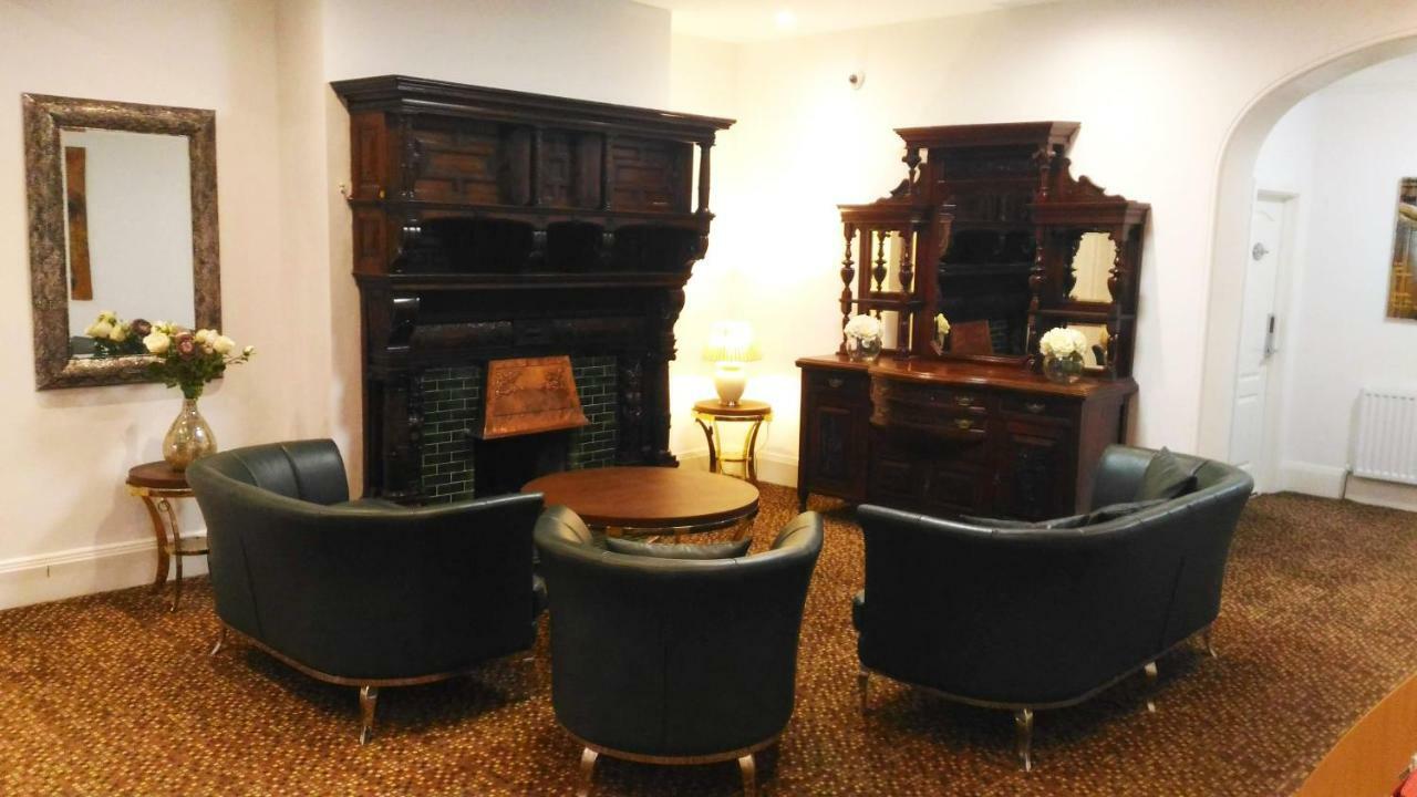 Trivelles Gatwick & Airport Parking Hotel