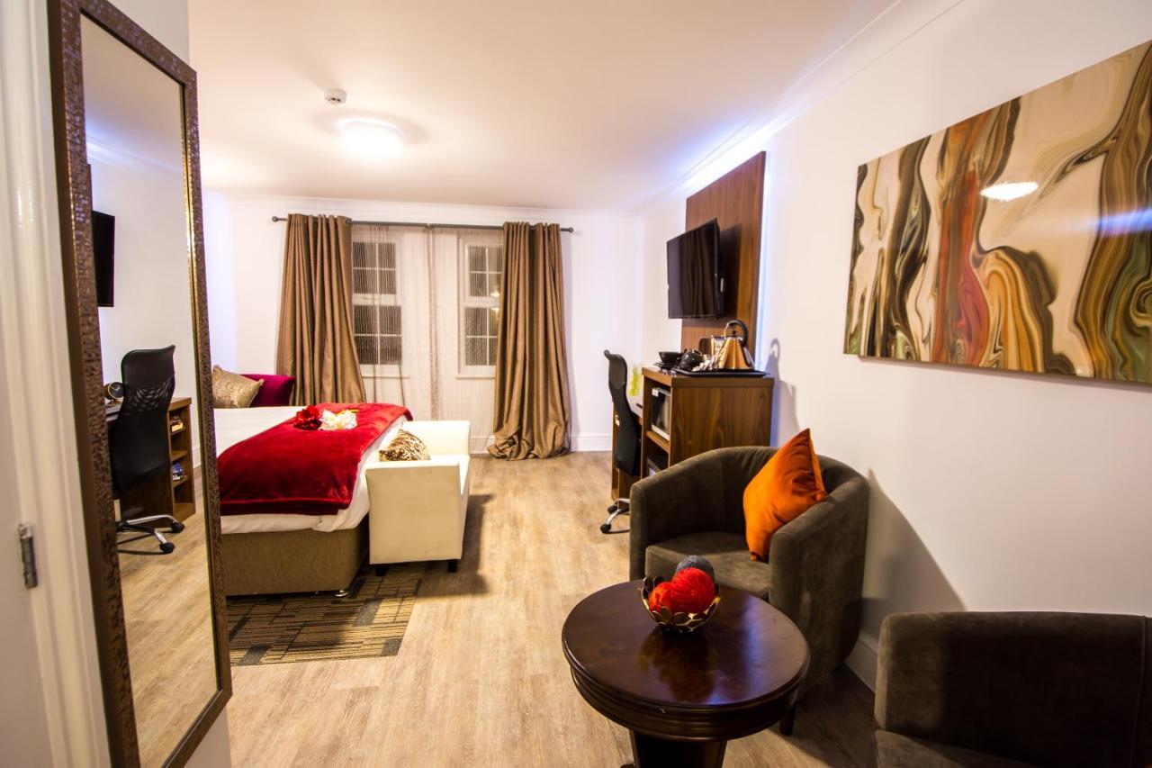 Trivelles Gatwick & Airport Parking Hotel
